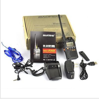 Walkie Talkie UV-3R a lungo raggio a doppia banda UHF VHF Radio a due vie con display LCD