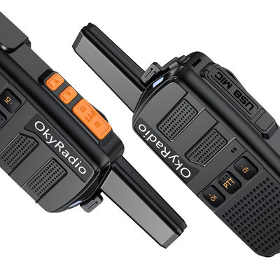 Radio portatili a due vie da 5W in nero con batteria ricaricabile e caricabatterie USB
