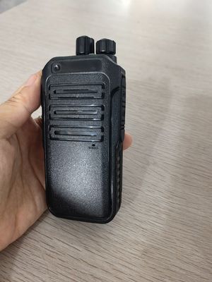 Tempo di attesa ultra-lungo Mini Radio Walkie Talkie Handheld con potenza di 1W e autonomia di 3 km