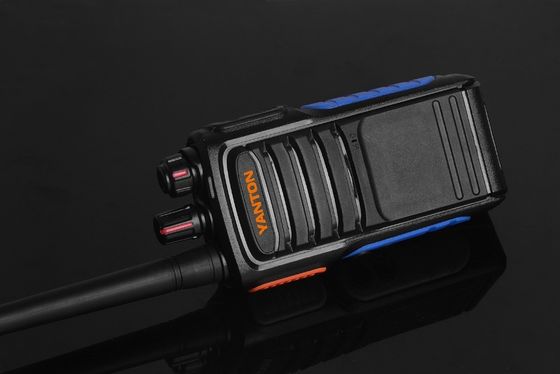 Walkie-talkie a due vie VHF UHF Frequenza tipo 3.7V Voltaggio di funzionamento