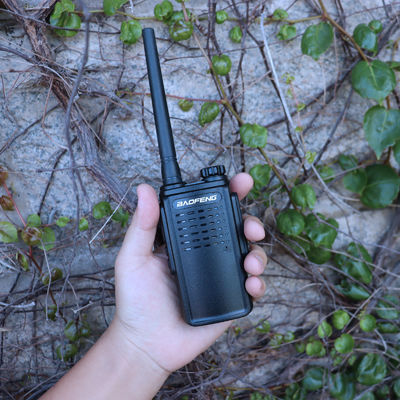 Baofeng W31E Talkie Walkie 5Watt Potenza di uscita 4.2V Voltaggio operativo per professionisti