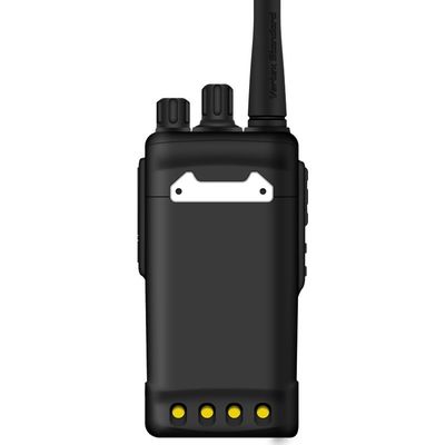 Rimanete connessi nelle vostre avventure all'aria aperta con il walkie-talkie nero portatile V318