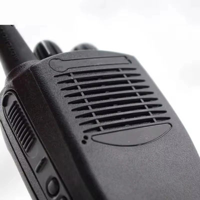 Radio digitale UHF/VHF walkie-talkie portatile con batteria agli ioni di litio e autonomia da 5-10 km