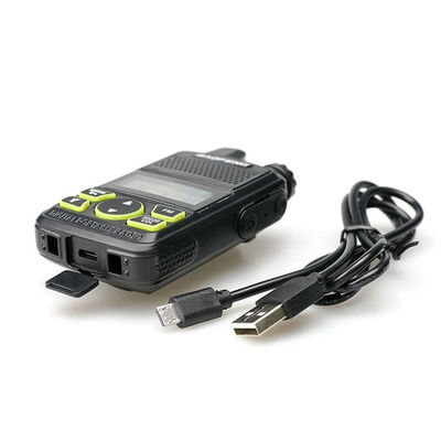 Mini Mobile Handheld Dual Band Walkie Talkie con potenza di uscita di 5W e funzione VOX