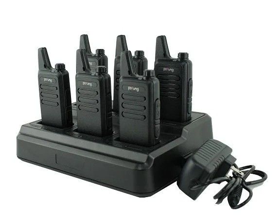 Comunicazione a lungo raggio resa facile con 2W VHF Walkie Talkie e caricabatterie a sei vie