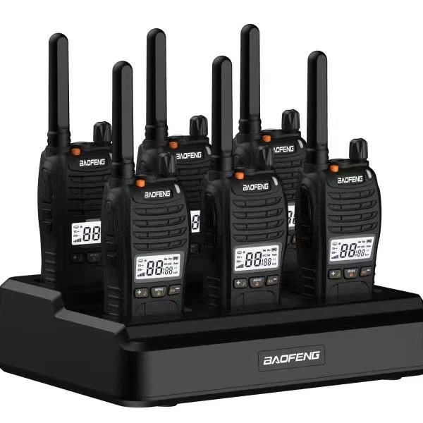 Walkie Talkie a carica a sei vie con gamma di frequenza 136-174/403-527MHZ e funzione VOX